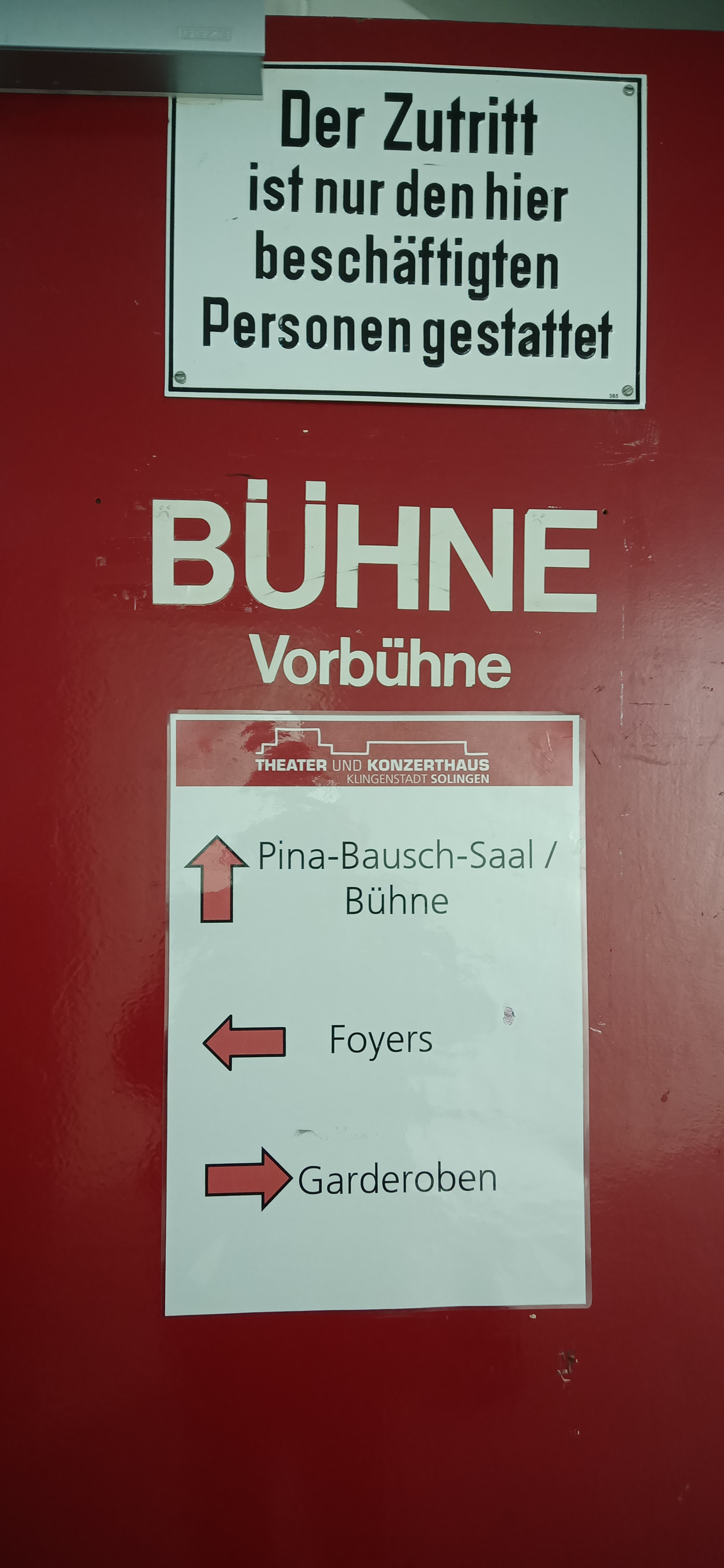 Hinter den Kulissen – Die Klassen 8E und 8F als Kulturscouts im Theater- und Konzerthaus Solingen