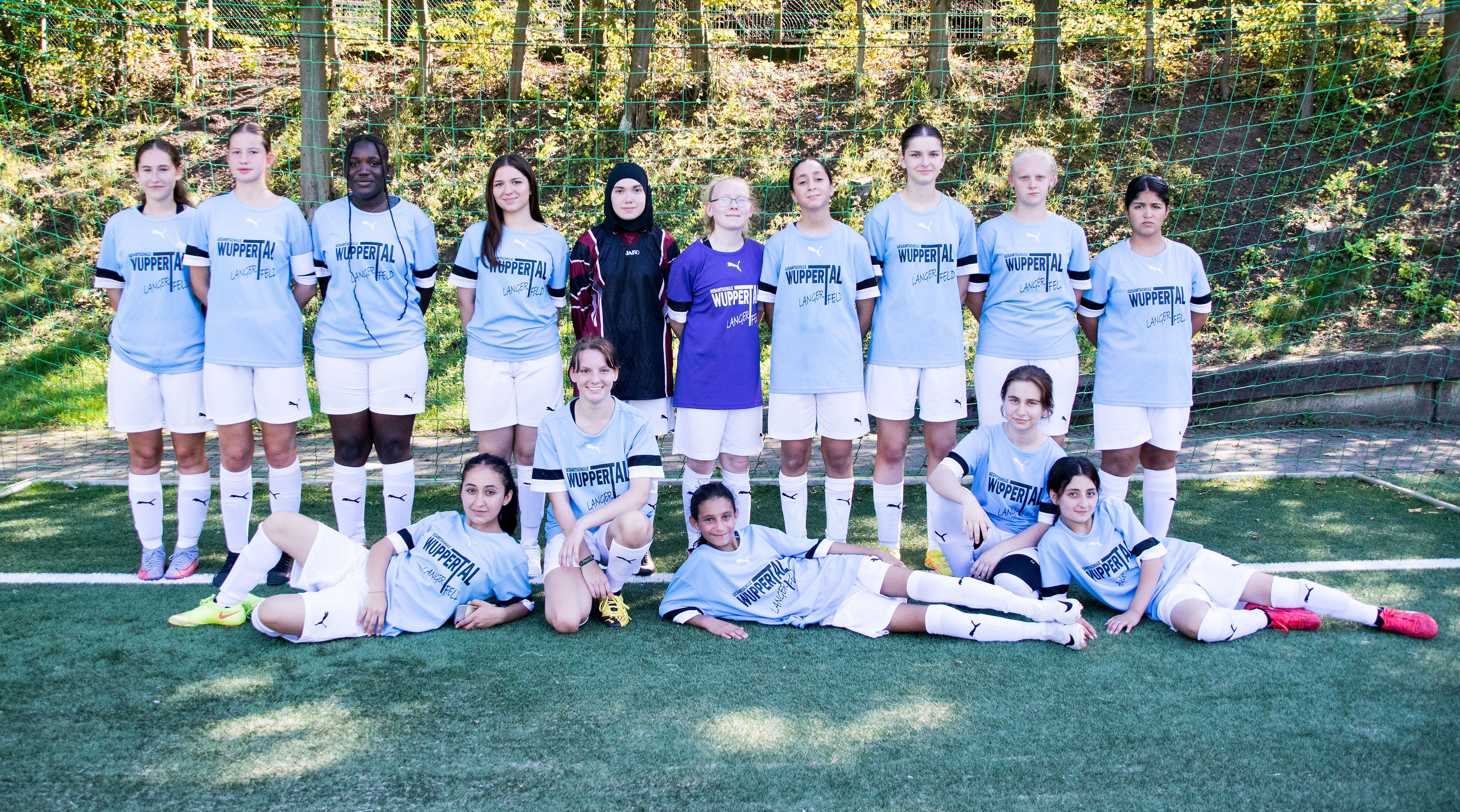Unsere Mädchen gewinnen im Fußball die Stadtmeisterschaft der Schulen 