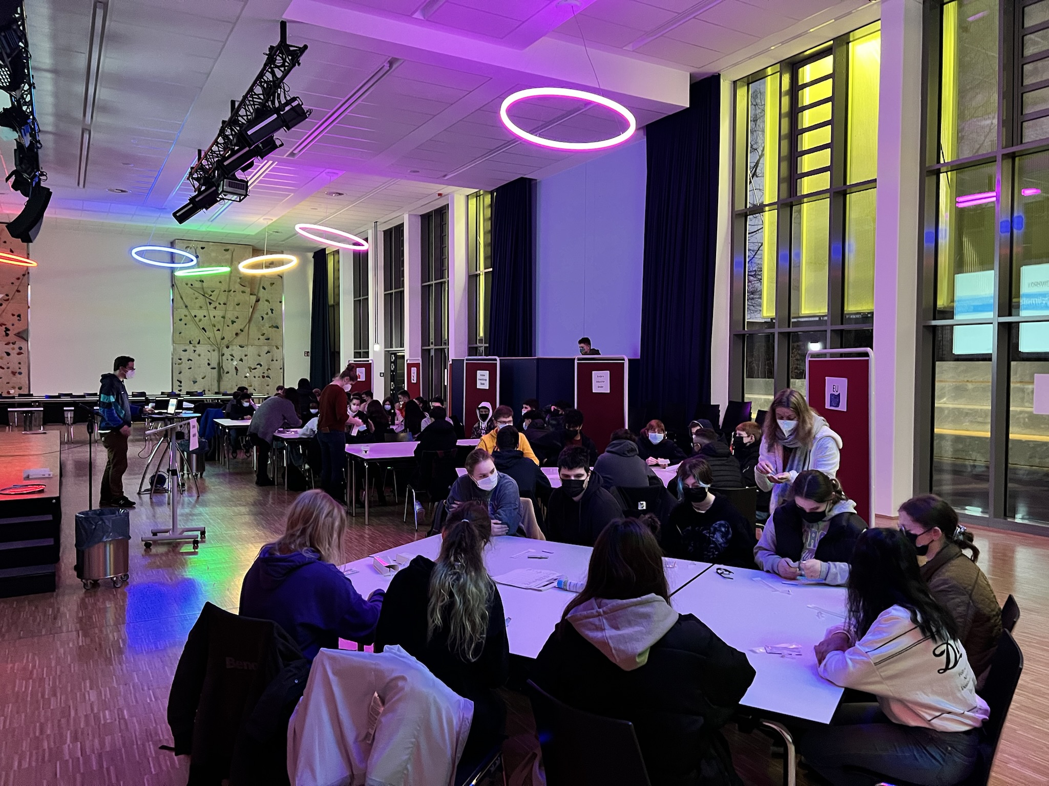 Politikersein ist gar nicht einfach… – Simulierte Klimakonferenz begeistert Schüler!