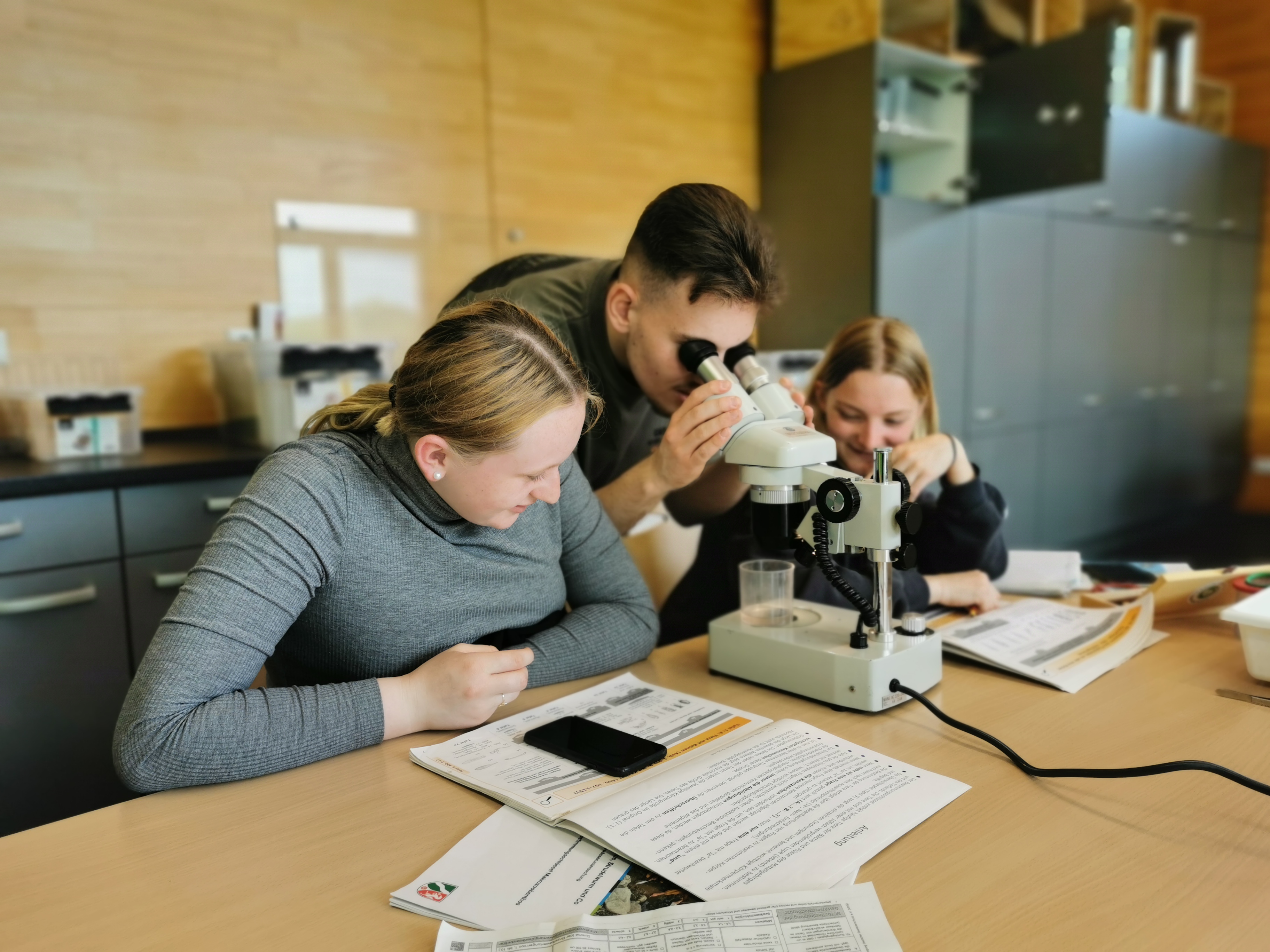 Biologie-LK forscht an der Station Natur und Umwelt!