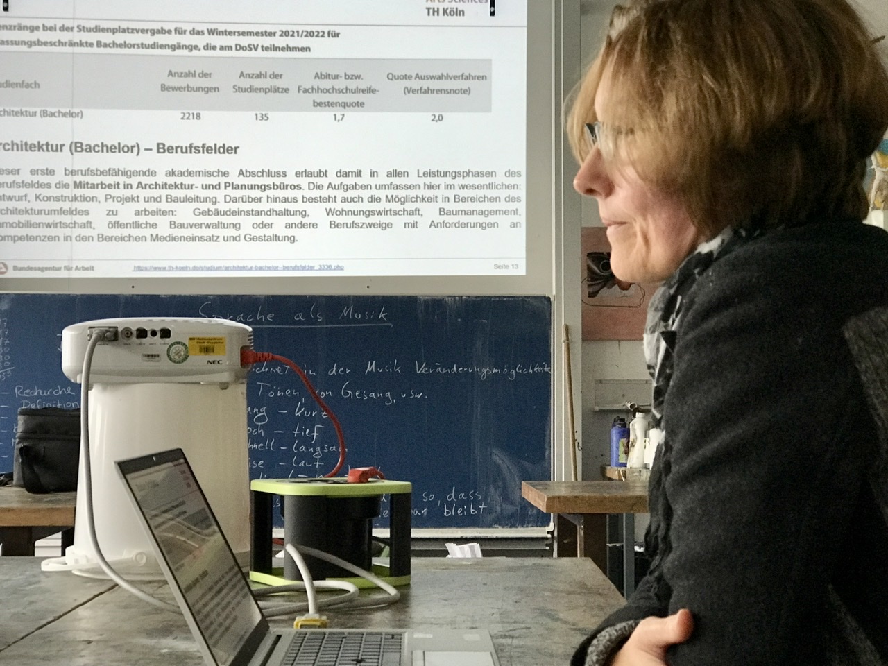 Irgendwas mit Kunst, Design oder Architektur - Beratung für künstlerisch-gestalterische Ausbildungs- und Studiengänge